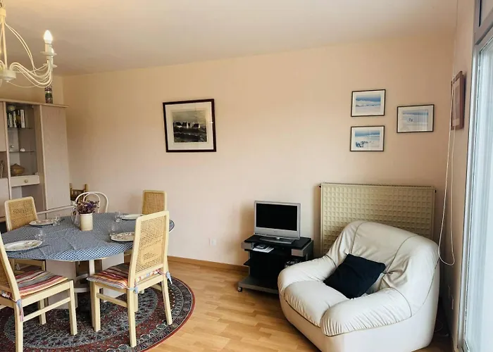 3 Pieces Centre Ville, 4 Min A Pied Plage, Parking, Wifi