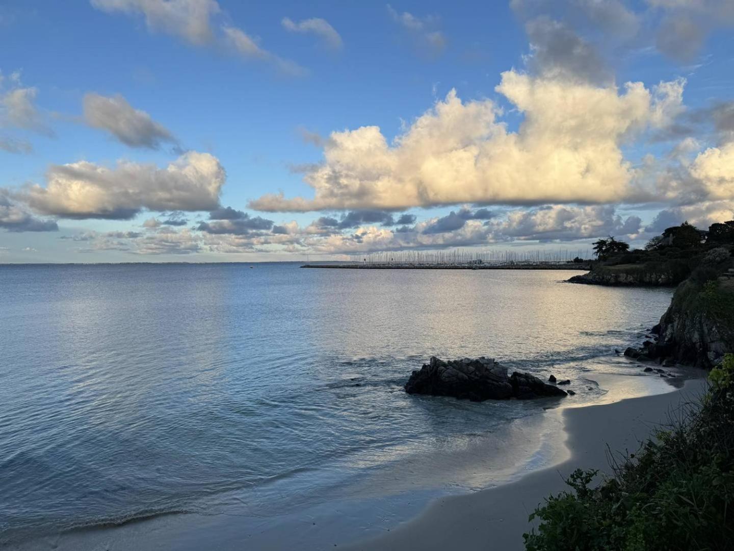 3 Pieces Centre Ville, 4 Min A Pied Plage, Parking, Wifi Quiberon