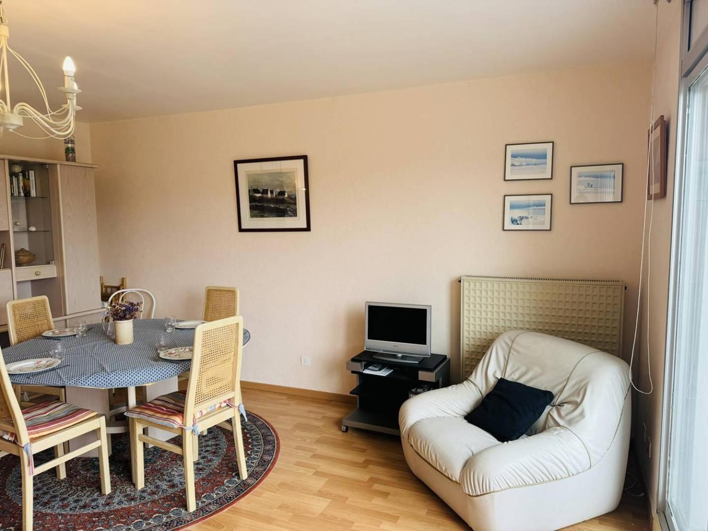 3 Pieces Centre Ville, 4 Min A Pied Plage, Parking, Wifi